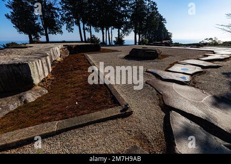 Jardin de l'Observatoire d'Enoura basé sur le concept d'un retour aux origines de l'humanité et de l'art, l'Observatoire d'Enoura a été créé sur un site pittoresque Banque D'Images