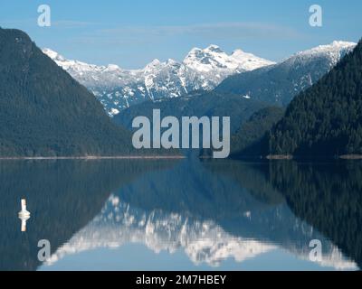 Lac Alouette au parc provincial Golden Ears de Maple Ridge, Colombie-Britannique, Canada Banque D'Images