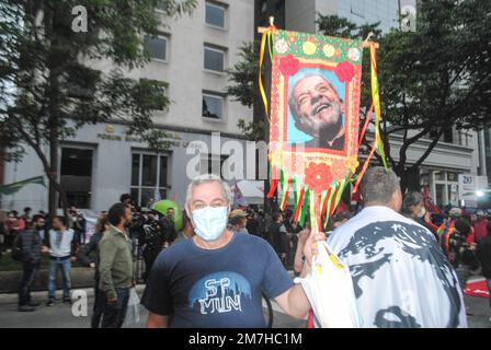 Sao Paulo, Sao Paulo, Brésil. 9th janvier 2023. (INT) manifestation pro-démocratie à Sao Paulo. 09 janvier 2023, Sao Paulo, Brésil: Démonstrations pro -démocratie en réaction à l'invasion des trois puissances brésiliennes à Brasilia sur l'Avenida Paulista, au centre-ville de Sao Paulo, le lundi (09) (Credit image: © Adeleke Anthony Fote/TheNEWS2 via ZUMA Press Wire) USAGE ÉDITORIAL SEULEMENT! Non destiné À un usage commercial ! Banque D'Images