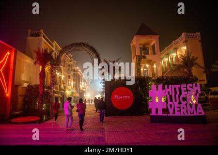 Mohali, Inde. 09th janvier 2023. Entrée de la ville du film HLV (Hitesh Lucky Verma) le jour du lancement dans le district de Mohali, au Punjab. HLV est la première ville de cinéma dans l'État du Pendjab, ils fournissent une gamme variée de thèmes et de décors comme le Far West, l'Europe, Dubaï, la ville de Chine, les gares ferroviaires, Poste de police, hangar d'avion, tribunaux, garage, et beaucoup d'autres. Crédit : SOPA Images Limited/Alamy Live News Banque D'Images