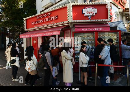 La rue Takeshita animée à Harajuku, Tokyo, Japon. Banque D'Images