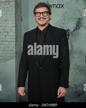 Los Angeles, États-Unis. 09th janvier 2023. Pedro Pascal arrive à la dernière première américaine d'HBO qui s'est tenue au Regency Village Theatre à Westwood, CA, lundi, ?9 janvier 2023. (Photo par Sthanlee B. Mirador/Sipa USA) crédit: SIPA USA/Alay Live News Banque D'Images