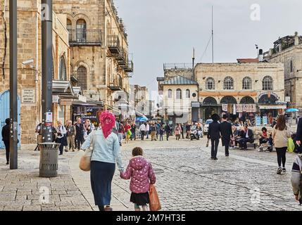 Jérusalem, Israël - 15 novembre 2022 : murs de la vieille ville près de la porte de Jafa à Jérusalem. Israël. Banque D'Images