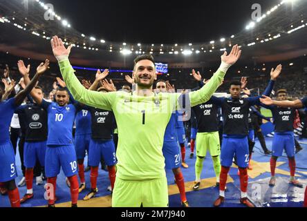 Photo de dossier datée de 10 octobre 2017 de Hugo Lloris après le groupe de coupe du monde Un match de football qualifiant entre la France et le Bélarus au stade de France à Saint-Denis, à l'extérieur de Paris. Hugo Lloris, gardien de but et capitaine de la coupe du monde de France, a annoncé sa retraite du football international à l'âge de 36 ans. Tottenham ace Lloris a fait un record de 145 apparitions pour la France de 2008 à 2022, cachant l'équipe 121 fois, également un record. Photo de Christian Liewig/ABACAPRESS.COM Banque D'Images