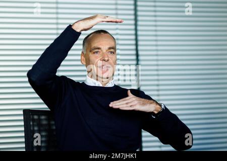 23 novembre 2022, Berlin: Berthold Huber, membre du Conseil de gestion des infrastructures de Deutsche Bahn AG, dans un entretien avec DPA sur la mise en service de la nouvelle ligne Wendlingen-Ulm et les mesures d'infrastructure en général. Photo: Carsten Koall/dpa Banque D'Images