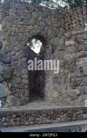 Le jardin de rochers de Chandigarh est un jardin de sculptures pour les amateurs de rock à Chandigarh, en Inde. Il est également connu sous le nom de Nek Chand Saini's Rock Garden de Nathupur. L'histoire de Nek Chand's Rock Garden à Chandigarh, Inde et pourquoi visiter. Une terre de fantaisie où les déchets ont été recyclés dans un parc de sculptures. Banque D'Images