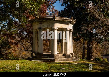 Pavillon rond néo-classique, cimetière d'Oak Hill, cimetière historique de Georgetown, quartier historique, quartier commercial et de divertissement distrayant Banque D'Images