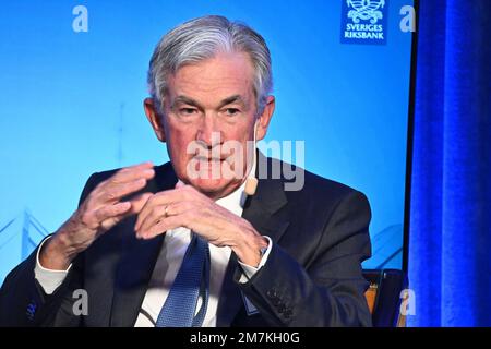 Stockholm, Suède. 10th janvier 2023. Jerome H. Powell, Président du Conseil des gouverneurs du système de la Réserve fédérale, participe à un panel lors d'un symposium de la Banque centrale au Grand Hotel de Stockholm, en Suède, le mardi 10 janvier 2023. Des hauts fonctionnaires de la banque centrale et des universitaires de premier plan ont participé à quatre panels traitant de l'indépendance de la banque centrale sous différents angles : climat, paiements, mandats et coordination des politiques mondiales. Photo: Claudio Bresciani/TT/code10090 ***SUÈDE OUT*** Credit: TT News Agency/Alay Live News Banque D'Images