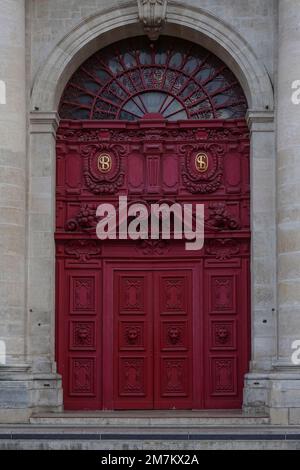 France, Paris, porte d'entrée de l'église Saint-Paul-Saint-Louis, rue Saint-Antoine, dans le quartier du Marais de Paris. église du 17th siècle construite pour le th Banque D'Images