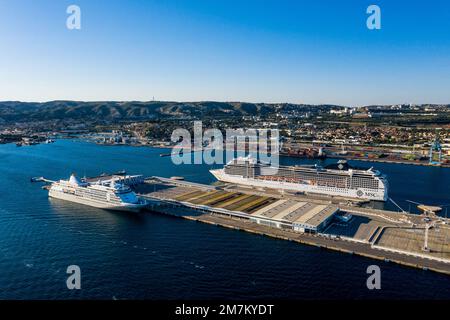 Marseille (sud-est de la France) : paquebots de croisière le long du quai dans le Grand port maritime de Marseille (GPMM), terminal de croisière de Marseille Provence, MPCT. Banque D'Images