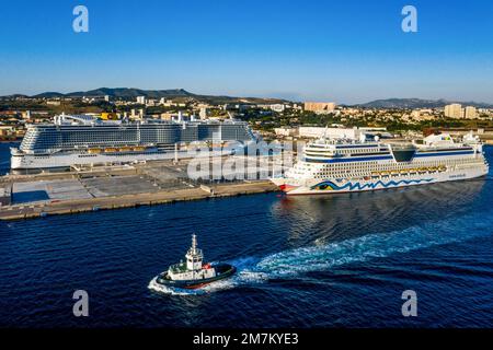 Marseille (sud-est de la France) : paquebots de croisière le long du quai dans le Grand port maritime de Marseille (GPMM), terminal de croisière de Marseille Provence, MPCT. Banque D'Images