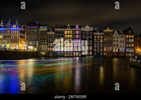 Canaux de la ville d'Amsterdam la nuit Banque D'Images