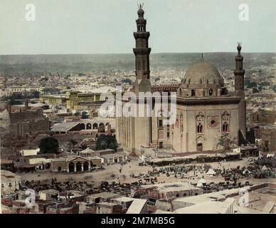 Wilhelm Hammerschmidt studio: Vintage 19th c. photo - vue sur le Caire, mosquée Sultan Hassan Banque D'Images