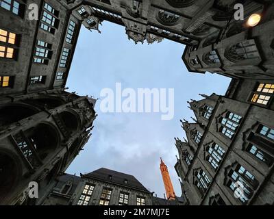 Un petit angle de la nouvelle mairie dans la partie nord de Marienplatz à Munich, Bavière, Allemagne Banque D'Images