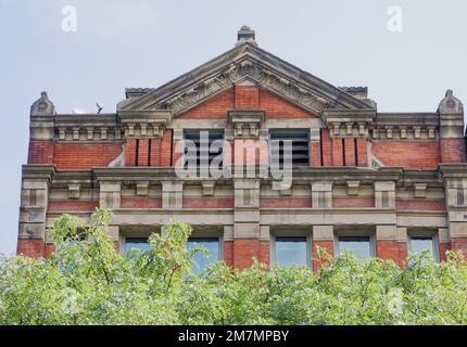 Le Cort Shoe Building, qui était à l'origine l'usine de tabac de Cleveland, est maintenant occupé par le bar-restaurant Barley House au niveau de la rue. Banque D'Images