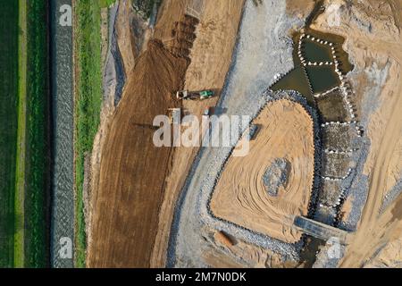 Dinslaken, Voerde, Rhénanie-du-Nord-Westphalie, Allemagne - Emschermuendung dans le Rhin. Chantier de la nouvelle Emschermuendung. Sur la gauche l'ancien Banque D'Images