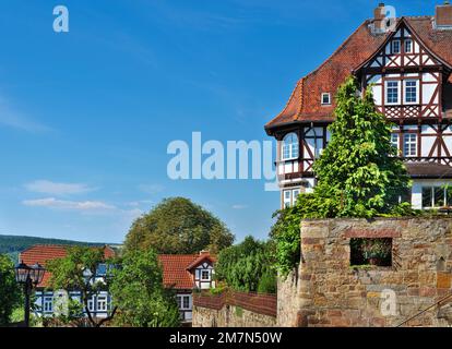 Europe, Allemagne, Hesse, Comté de Schwalm-Eder, ville de Fritzlar, Route allemande des maisons à colombages, maisons à colombages à la montagne de chèvres, vue à l'ouest Banque D'Images