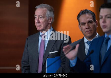 ÉTATS-UNIS Le représentant Richard Neal, D-ma., s'exprime lors d'une conférence de presse du caucus démocrate de la Chambre des communes, dans la deuxième semaine du Congrès de 118th au Capitole des États-Unis à Washington, DC, mardi, 10 janvier 2023. (Photo de Craig Hudson/Sipa USA) crédit: SIPA USA/Alay Live News Banque D'Images
