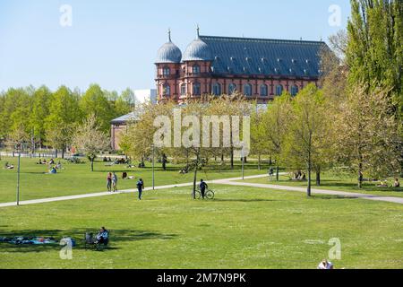 Allemagne, Bade-Wurtemberg, Karlsruhe, dans le parc Otto Dullenkopf. Banque D'Images