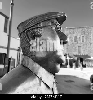 Buste à Punta Secca, Andrea Camilleri (né 6 septembre 1925 à Porto Empedocle, Sicile; ö€ 17 juillet 2019 à Rome) était un scénariste, réalisateur et écrivain italien. Banque D'Images