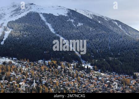 Vue sur la station de ski de Verbier, Valais, Suisse en automne Banque D'Images