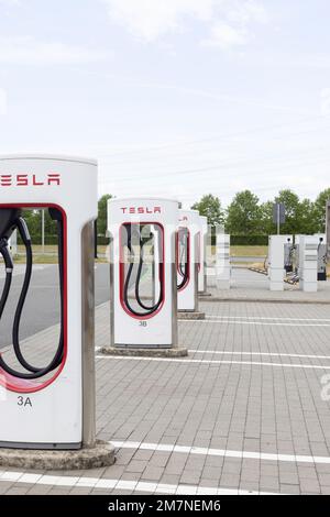 Station de charge Tesla pour voitures électriques Banque D'Images