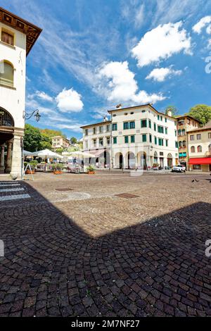 Vue sur le centre d'Asolo dans le nord de l'Italie Banque D'Images