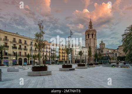 Plaza de la Reina et clocher Micalet, Valence, Communauté Valencienne, Espagne Banque D'Images