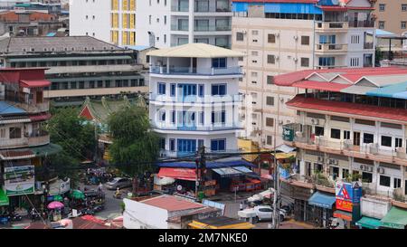 Les maisons dans le centre-ville de Phnom Penh, Cambodge. Banque D'Images