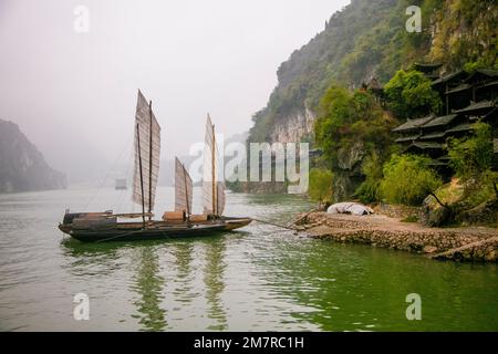 Bateau à voile Jonque Chinoise, Shennong Stream, Province de Hubei, Yangtze River, Chine Banque D'Images