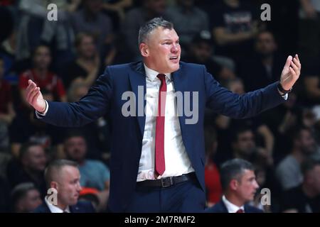 Belgrade, Serbie, 30 décembre 2022. L'entraîneur-chef Saras Jasikevicius du FC Barcelone réagit lors du match Euroligue 2022/2023 de Turkish Airlines entre Crvena Zvezda MTS Belgrade et le FC Barcelone à Stark Arena à Belgrade, Serbie. 30 décembre 2022. Crédit : Nikola Krstic/Alay Banque D'Images