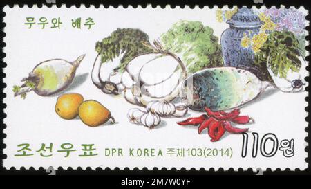 2014 jeu de timbres de la Corée du Nord. Légumes et fruits. Radis et chou Banque D'Images