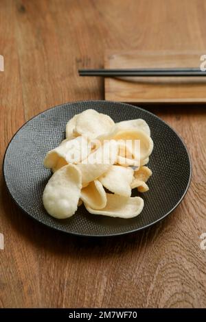 Papillotes de crevettes - en-cas frits à base d'amidon et de crevettes, en-cas courant dans la cuisine de l'Asie du Sud-est Banque D'Images