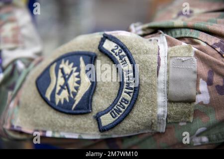 La Garde nationale de l’Armée de l’Oregon le Sgt 1st Tasha Cruz, de la bande de l’Armée de terre de 234th, a fait l’histoire sur 14 mai 2022, puisqu’elle est devenue la première femme Soldier avec la bande à être promue au rang de sergent major. Cruz a également été choisi comme sergent-major de commandement du 821st Bataillon de commandement de troupes à Salem, Oregon. Banque D'Images