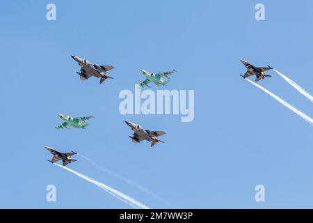 Démonstrations d'avions de guerre au cours de l'exercice avec participation internationale en Turquie avec le nom de formation d'aigle anatolien 2021. Banque D'Images