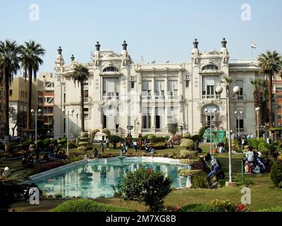 Le Caire, l'Egypte, 10 janvier 2023: Le palais Zafaran de Saffron, un palais royal égyptien construit en 1870, le traité anglo-égyptien de 1936 a été signé et 19 Banque D'Images