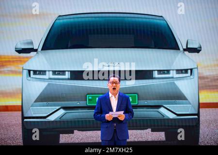 Grande Noida, Inde. 11th janvier 2023. Unsoo Kim MD et le PDG de Hyundai Motor Company s'exprime lors du lancement de la voiture électrique Hyundai IONIQ 5 à Auto Expo 2023, Uttar Pradesh. Crédit : SOPA Images Limited/Alamy Live News Banque D'Images