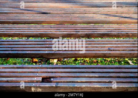 Sièges de spectateurs de la scène en plein air. Construction de sièges en bois. Banque D'Images