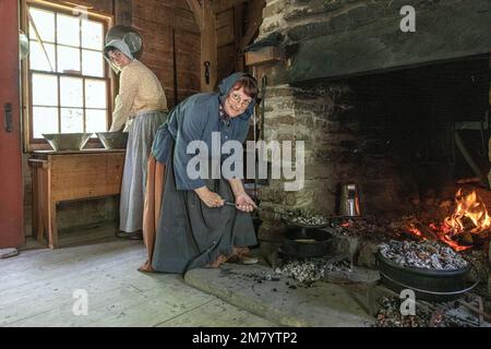 Un ATELIER DE CUISINE À LA SAVOIE maison construite en 1861, VILLAGE HISTORIQUE ACADIEN, Bertrand, Nouveau-Brunswick, Canada, AMÉRIQUE DU NORD Banque D'Images