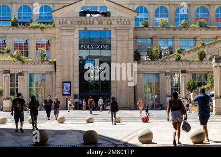 ENTRÉE AU CENTRE COMMERCIAL POLYGONE, MONTPELLIER, HERAULT, OCCITANIE, FRANCE Banque D'Images