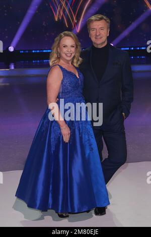 Hemel Hempstead, Royaume-Uni . 11 janvier 2023 . Jayne Torvill et Christopher Dean photographiés lors d'une photo pour la nouvelle série de danse sur glace qui s'est tenue aux studios ITV. Crédit : Alan D West/EMPICS/Alay Live News Banque D'Images