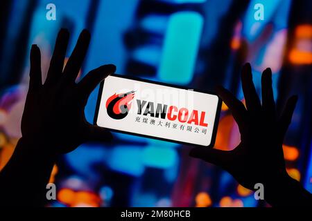 Brésil. 11th janvier 2023. Dans cette illustration, le logo Yancoal s'affiche sur l'écran d'un smartphone. (Photo de Rafael Henrique/SOPA Images/Sipa USA) crédit: SIPA USA/Alay Live News Banque D'Images