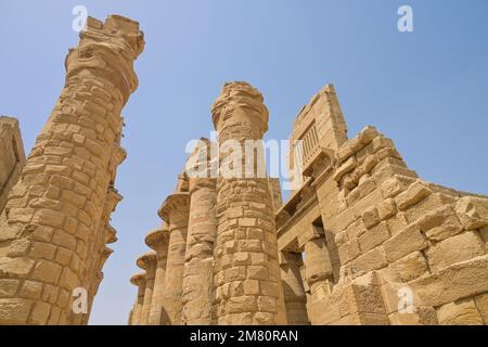 Säulen, grosse Hypostyhalle, Tempel des Amun-Re, Karnak-Tempel, Karnak, Ägitten Banque D'Images