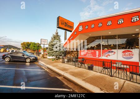 Williams, Arizona, États-Unis - 27 septembre 2021 Goldies route 66 Diner, ambiance décontractée avec restaurant style années 60 dans la ville de Williams, situé près du bas Banque D'Images