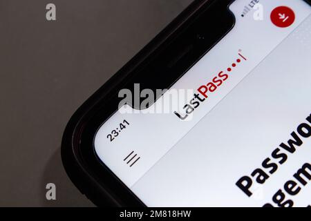 Logo de LastPass dans son site web sur iPhone. LastPass est un gestionnaire de mots de passe distribué sous forme d'abonnement et modèle freemium avec des fonctionnalités limitées Banque D'Images