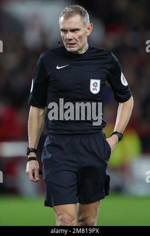 Nottingham, Royaume-Uni. 11th janvier 2023. Arbitre Graham Scott lors du match final du Carabao Cup Quarter Nottingham Forest contre Wolverhampton Wanderers à City Ground, Nottingham, Royaume-Uni, 11th janvier 2023 (photo de Gareth Evans/News Images) à Nottingham, Royaume-Uni le 1/11/2023. (Photo de Gareth Evans/News Images/Sipa USA) Credit: SIPA USA/Alay Live News Banque D'Images