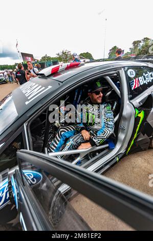 Ken Block, pilote de rallye professionnel de la division de courses de Hoonigan, anciennement connue sous le nom de Monster World Rally Team. Ken Block en voiture. Pilote de cascades Banque D'Images