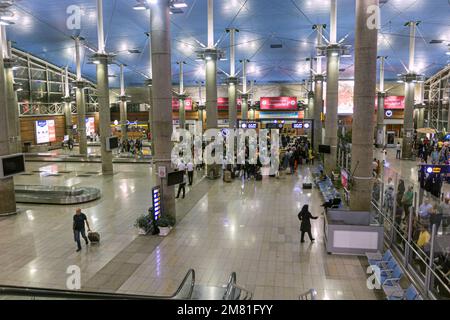 TÉHÉRAN, IRAN - 5 JUILLET 2019 : intérieur de l'aéroport international Imam Khomeini de Téhéran, Iran. Banque D'Images