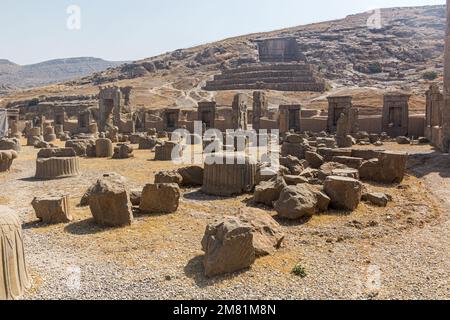 Ruines du Palais de 100 colonnes dans l'ancienne Persepolis, Iran Banque D'Images