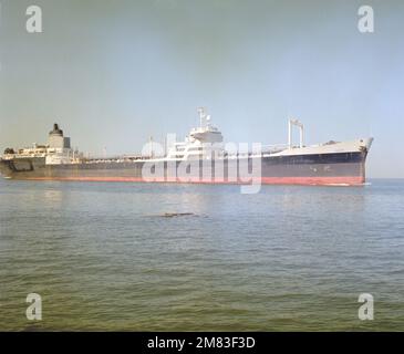 Une vue à tribord de l'avant-projet du lubrificateur de transport nolisé par le Commandement du transport maritime militaire YUKON (T-AOT-152) est en cours. Base: Hampton Roads, Norfolk État: Virginie (va) pays: États-Unis d'Amérique (USA) Banque D'Images